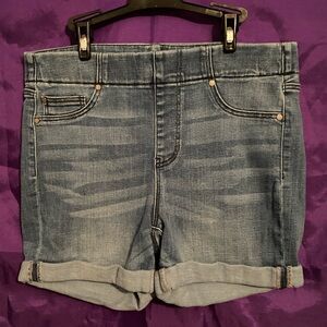 Liverpool Blue Jegging Shorts with Distressed Look. Size 6/28.
